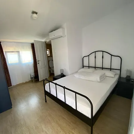 Casa Ciobi Două Mai