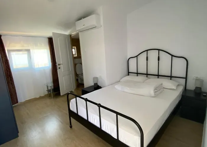 Casa Ciobi Două Mai