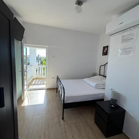 Guest house Casa Ciobi 3*